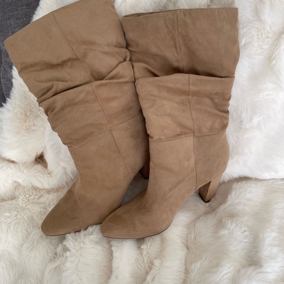 Banana Republic Shoes - women's Banana Republic Taupe Suede Boots Heels size 8.5 Slouchy boot biscotti